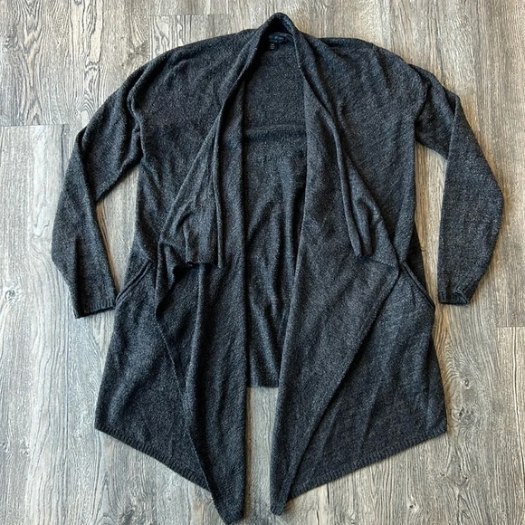Barefoot Dreams Sweater Gray Cozychic Lite Island Wrap Size Small Medium - Picture 3 of 11